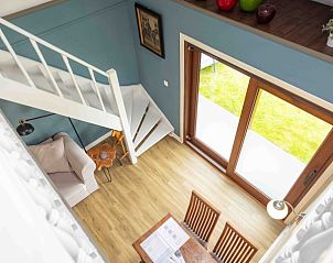 Bovenaanzicht van eetruimte in Het Hemelsveld - Vakantiewoning De Paardenstallen, Alken, Belgi.