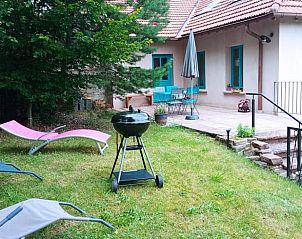 Verken de rust van Le Saulcy, Lotharingen vanuit Huisje in LE SAULCY, een vakantiehuis met een prachtig terras en groene omgeving.