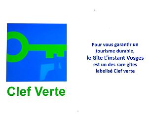 Huisje in Aydoilles biedt ontspanning in Lotharingen, Frankrijk, met een charmant terras en weelderige tuin.