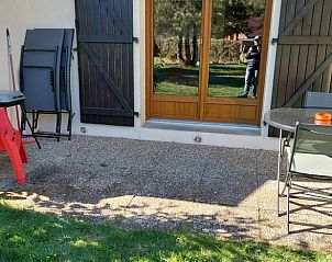 Ervaar de rust op het terras van Vakantiehuisje in GERARDMER, midden in het prachtige landschap van Gerardmer, Lotharingen, Frankrijk.