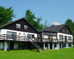 Villa & Gte Chavet in Luik, Belgi, vakantieverblijf met terras en weids uitzicht.