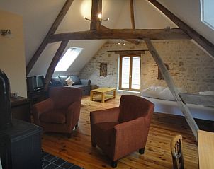 Zolderkamer met houten balken in Villa Argo vakantiehuis, Leuze - Picardi, Henegouwen, Belgi.