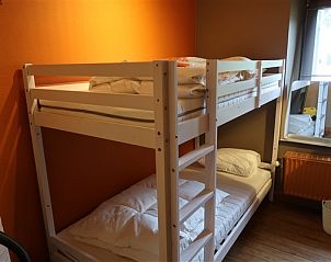 Buitenbarbecue en tuin bij Vakantiehuis La Mouche in Vresse-sur-Semois, ideaal voor zomerse avonden in de Ardennen.