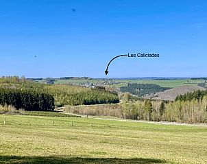 Verken de adembenemende omgeving van Vakantiehuisje in Gros fays met uitzicht op de groene valleien van de Ardennen, Namen, Belgi.