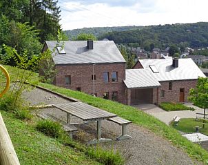 Uitzicht op L'Ore de Bomal vakantiehuis, Durbuy, Ardennen, met panoramisch landschap.
