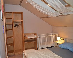 Slaapkamer met kinderbed in Maison La Cocotte, vakantiehuis in Baillamont, Ardennen, Belgi.