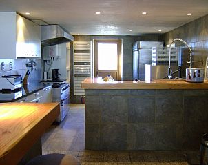 Volledig uitgeruste keuken in Maison La Cocotte, vakantiehuis in Baillamont, Ardennen, Belgi.