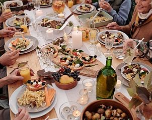 Ontdek de culinaire geneugten op het terras van Casa Giglio, een prachtig vakantiehuis in het hart van Toscane.