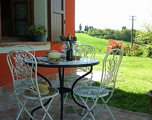 Charmant buitenzitje bij Agriturismo Mara in Toscane, omgeven door natuur in Castelfiorentino.