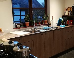 Ruime slaapkamer in Vakantiewoning te Marcouray 6p, vakantiehuis in de Ardennen, met comfortabel bed en serene inrichting.