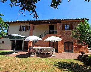 Guest house 0957617 • Holiday property Tuscany / Elba • Vakantiehuis in Foiano della Chiana met zwembad, in Toscane. 