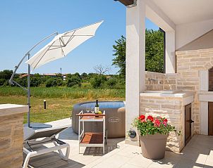 Guest house 10115153 - Holiday property Istria - Vakantiehuis in Pomer mit Parkplatz