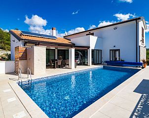 Guest house 10120801 • Holiday property Istria • Vakantiehuis Villa Mala Halu 
