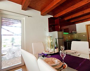 Guest house 10319001 - Holiday property Dalmatia - Vakantiehuis Villa Sandra