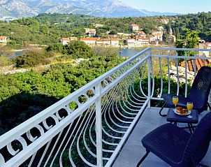 Guest house 10320001 - Holiday property Dalmatia - Vakantiehuis Lolita