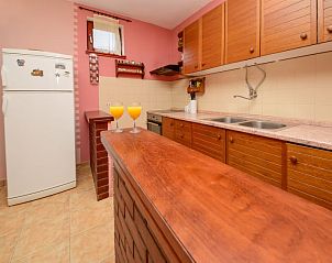 Guest house 10320001 - Holiday property Dalmatia - Vakantiehuis Lolita
