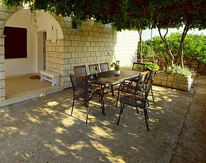 Guest house 10320001 - Holiday property Dalmatia - Vakantiehuis Lolita