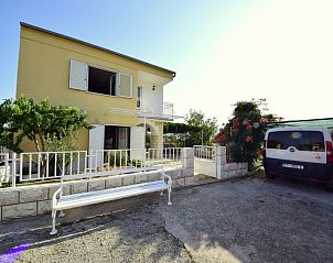 Guest house 10320001 - Holiday property Dalmatia - Vakantiehuis Lolita
