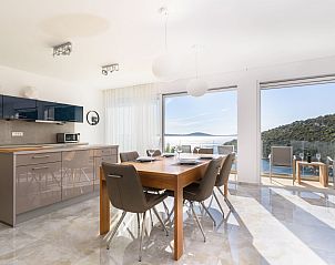 Guest house 1032014 - Apartment Dalmatia - Appartement Villa by the Sea