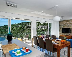 Guest house 1032014 - Apartment Dalmatia - Appartement Villa by the Sea