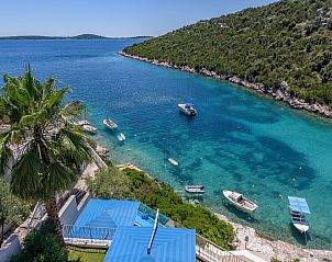 Guest house 1032014 - Apartment Dalmatia - Appartement Villa by the Sea