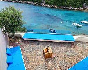 Guest house 1032017 - Apartment Dalmatia - Appartement Villa by the Sea
