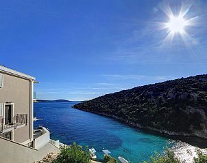 Guest house 1032017 - Apartment Dalmatia - Appartement Villa by the Sea