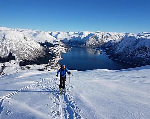 Verblijf 1127601 - Vakantiewoning West Noorwegen - Jølsterlia Hyttetun