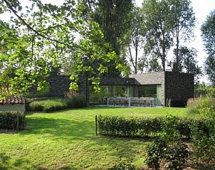 Groene omgeving rondom Duinpaviljoen vakantiehuis in Koksijde, Belgische kust.