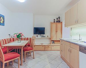 Modern dining and kitchen area in Koglbauer - Apartment Nr 4 und 5, Sll, Tirol, for a wonderful vacation experience.