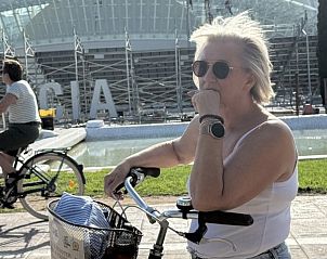 Betoverende zonsondergang bij Casa Frutales relax resort, gelegen in het schilderachtige Simat de Valldigna, Costa de Valencia, Spanje.