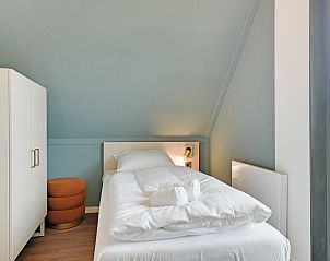 Keukenblad in 6-persoons woning | 6ELV, Westerbork, Drenthe met fruit en moderne voorzieningen.