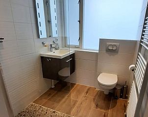 Moderne badkamer in Huisje in Nieuw Balinge, vakantiehuis in het groene Nieuw-Balinge.