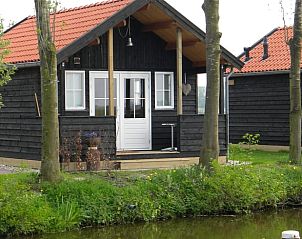 Charmant Vakantiehuisje in Poppenwier met uitzicht op het Friese platteland, Friesland.