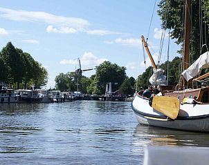 Gezellige woonkamer in vakantiehuis FR094 op Het Friese platteland