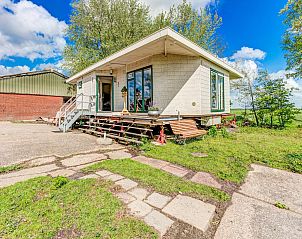 Verblijf 2613602 • Chalet Het Friese platteland • Knus chalet in Friesland met hottub 