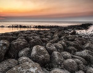 Vakantiehuis in Klooster Lidlum met avondlicht en terras, Klooster-Lidlum, Friesland.