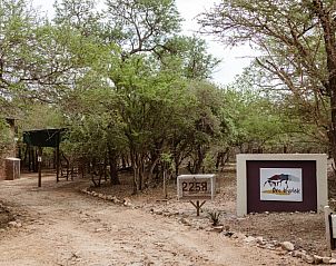 Welkom bij Ons Blyplek, een vakantiehuis in Marloth Park, Mpumalanga, gelegen in de prachtige natuur van Kruger Park, Zuid-Afrika.