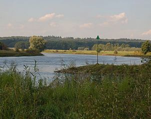 Rustgevend uitzicht op de rivier nabij Vakantiehuis in De Steeg, Veluwe.