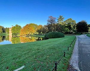 Omgeving van Huisje in Rozendaal, vakantiehuis in Veluwe, met vijver en groen.