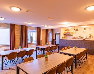 Ruime eetzaal in Voorhuis & Achterhuis vakantiewoning, Hoogeloon, Kempen, Noord Brabant