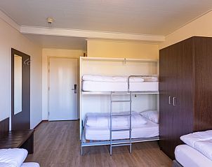 Slaapkamer met stapelbedden in Voorhuis & Achterhuis vakantiehuis, Hoogeloon, Kempen