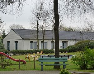 Speeltuin en buitenruimte van de Heideheuvel vakantiehuis, Schaijk, Noord Brabant, ideaal voor kinderen.