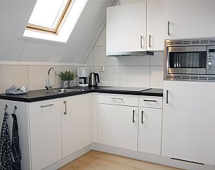 Moderne keuken in Vakantiewaddenzee.nl vakantiehuis, Den Oever, voorzien van alle gemakken aan de Waddenkust.