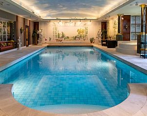 Binnenzwembad bij Huisje in Laren, vakantieaccommodatie in Laren, Amsterdam eo, Noord-Holland.