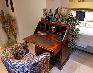 Schrijftafel in slaapkamer van Vakantiehuisje in Laren, Laren, Amsterdam eo, Noord-Holland.