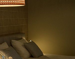 Stijlvolle douche in Vakantiehuis in Oldenzaal, Twente, met moderne afwerking en comfortabele voorzieningen.