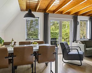 Gezellige binnenruimte van vakantiehuis Catri in Gramsbergen, Vechtstreek, Overijssel.