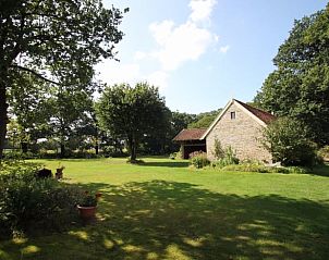 Rustige tuin met bloemen bij Vakantiehuis in Lemele, Archem, perfect voor ontspanning, Overijssel.