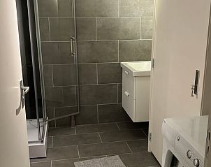 Ruime douche in Vakantiehuisje in Witharen, ideaal voor verfrissing in Overijssel.